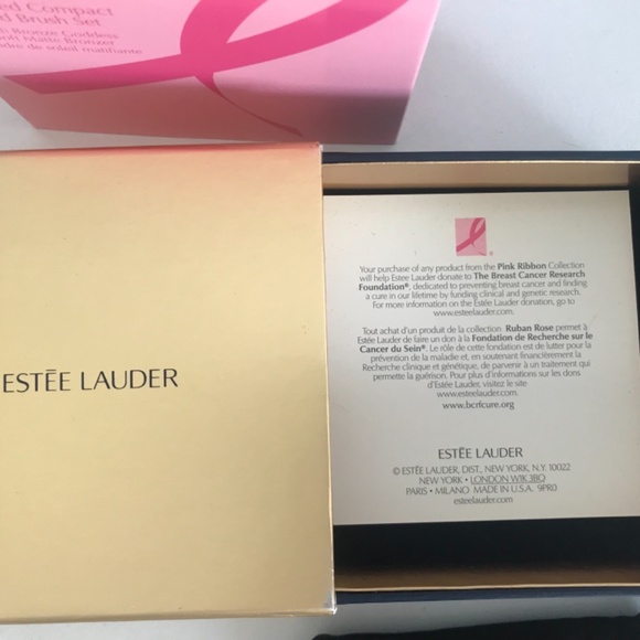 Estée Lauder Pink Ribbon refillable Compact - Picture 2 of 5